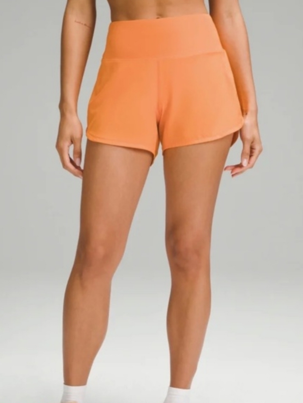 LULULEMON SPEED UP LOW RISE SHORT 2.5” SIZE 8" ORANGE COLOR - Picture 2 of 16